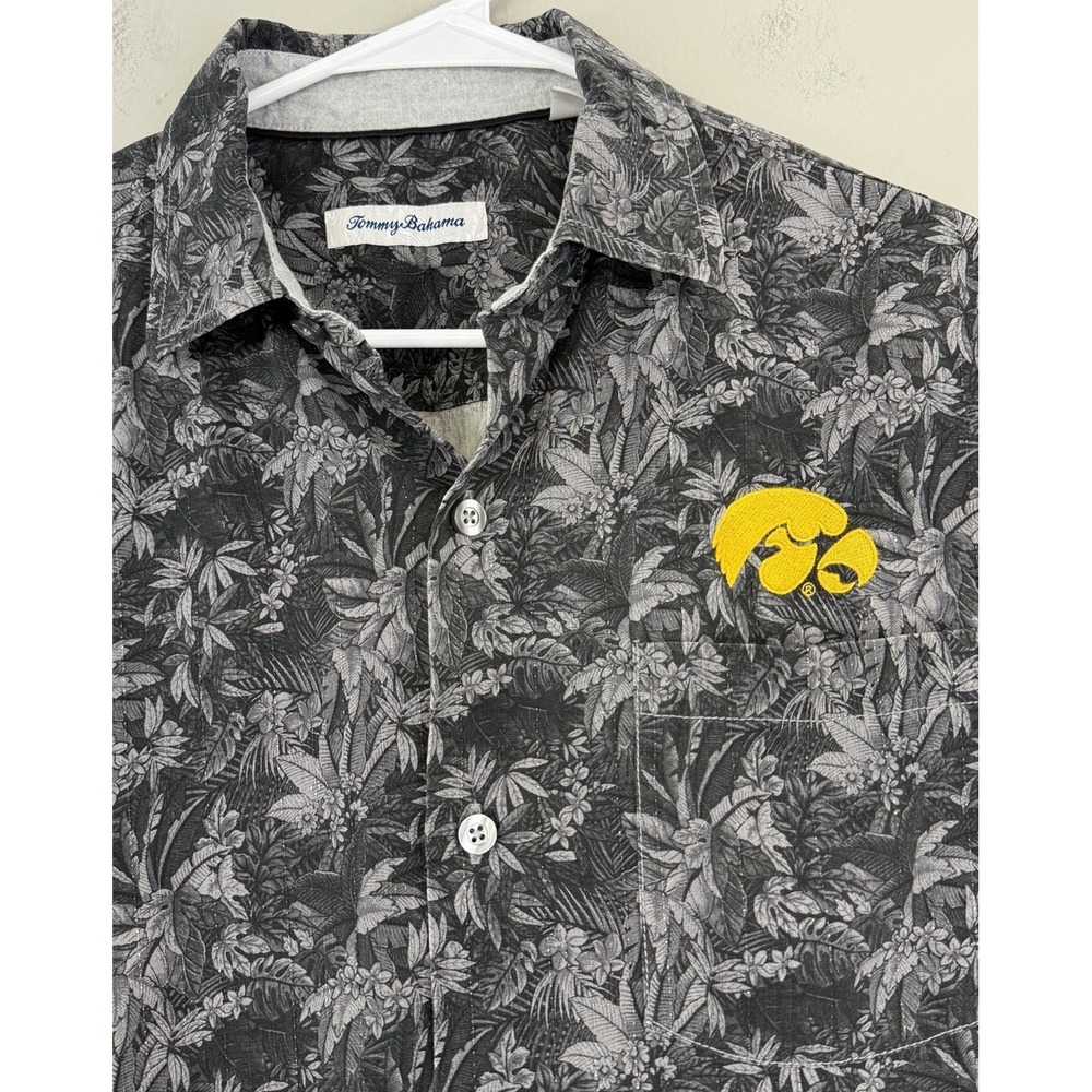 Tommy Bahama Silk Shirt Men's Small Iowa University Hawkeyes Logo Hawaiian